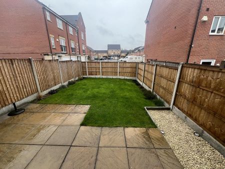 3 bedroom semi-detached house to rent - Photo 5