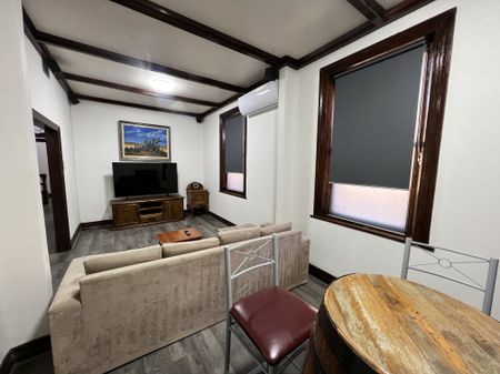 Furnished 3 Bed Apartment - Photo 2