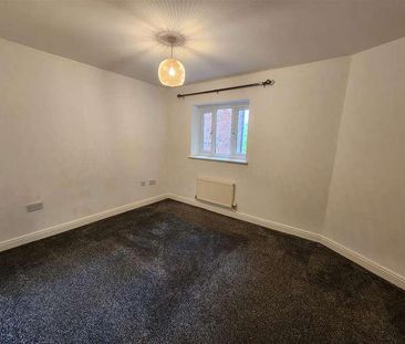 Heatley Gardens, Bolton, BL5 - Photo 3