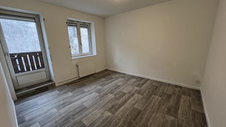 Location Appartement 6 pièces 109m² REMIREMONT 88200 - Photo 4