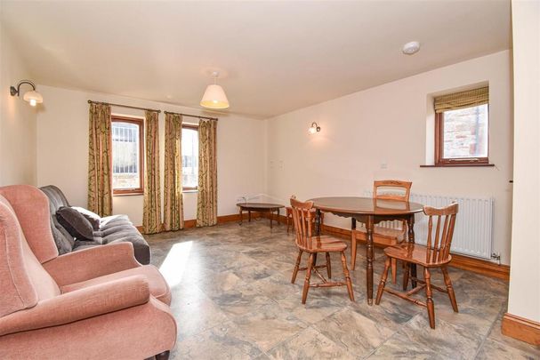 2 bedroom cottage to rent - Photo 1