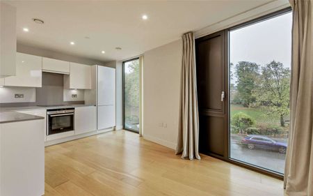 One bedroom apartment in the popular Parkside Place development - Photo 5