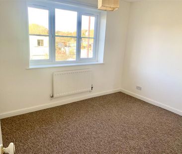 4 bedroom detached house to rent - Photo 4