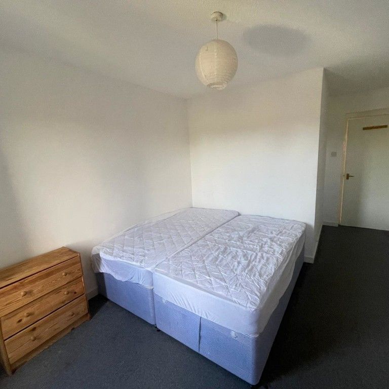 2 Bedroom Property To Rent - Photo 1