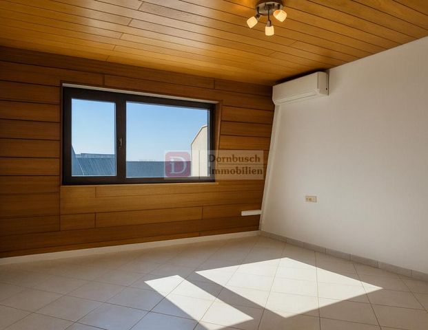 Top!! 3,5 Zimmer mit Balkon, Klimaanlage, Einbauküche und Tiefgaragenstellplatz - Foto 1