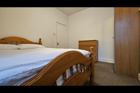 4 Bed Semi-Detached House, Queens Row, SE17 - Photo 5