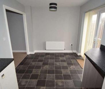 St James Gardens, Barrow-in-furness, Cumbria, LA14 - Photo 5