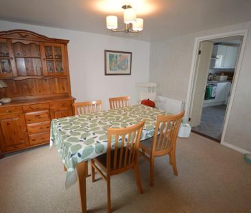 2 bedroom end of terrace house to rent - Photo 4