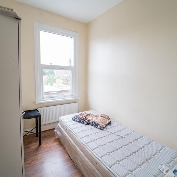 4 bedroom terraced house to rent - Photo 1