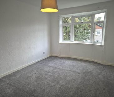 3 bedroom flat to rent - Photo 3