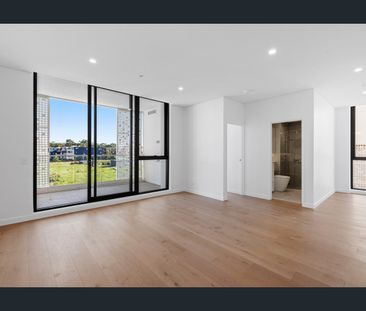 Modern Living with Private Courtyard in Babylon Rouse Hill - Photo 2