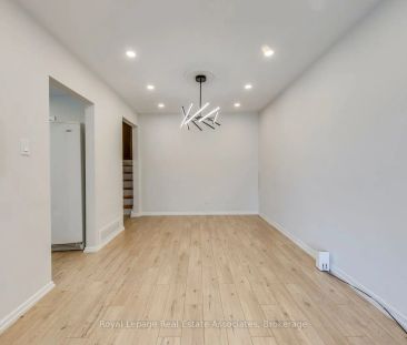 1867 Sandgate Crescent #Upper - Photo 6