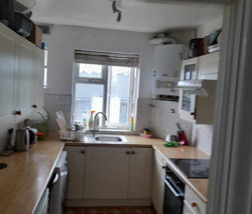 1 bedroom in a flat share to rent - Photo 1