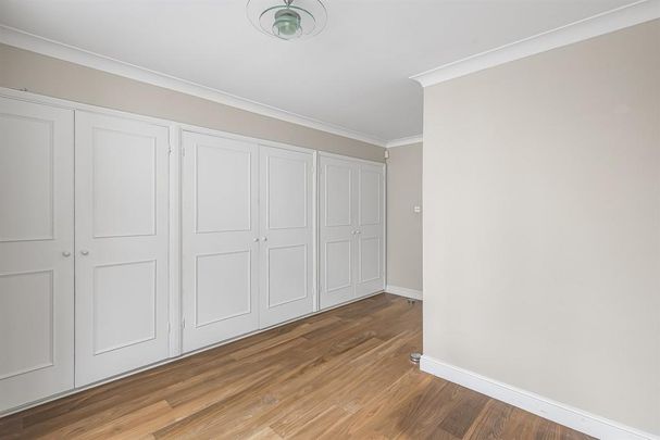 5 bedroom flat to rent - Photo 1