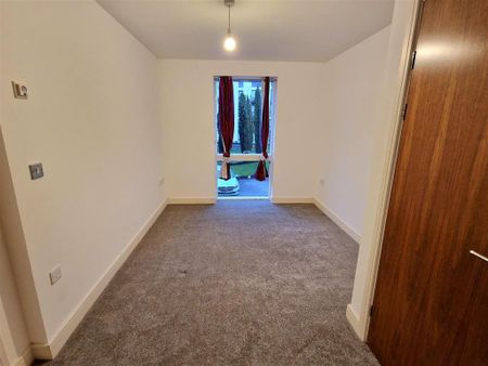 2 bedroom apartment to rent - Photo 4