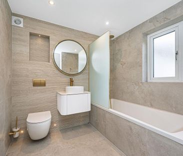 4 bedroom semi-detached house to rent - Photo 6
