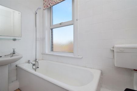122 Church Road, Normanton - Photo 5