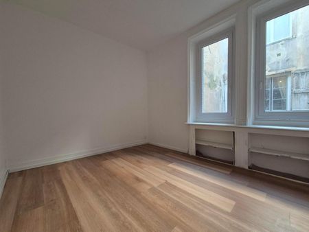 Location Appartement 5 pièces 153m² MACON 71000 - Photo 5