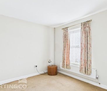 2 bedroom end of terrace house to rent - Photo 6