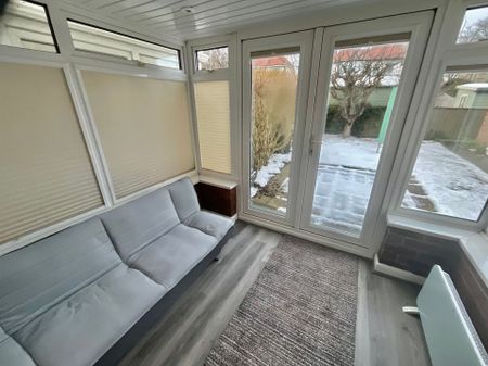 13 Harewood Avenue, YO12 6DH, Scarborough - Photo 2