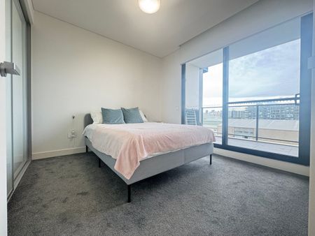 Oversized One Bed Apartment with Water Views | Entry Via 7 Verona Drive - Photo 2