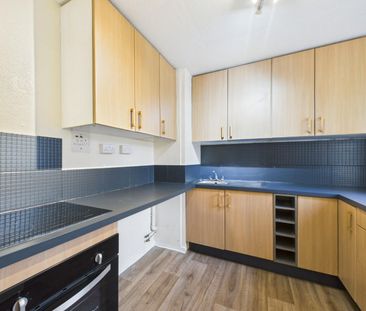 2 bedroom Flat To Let - Photo 5