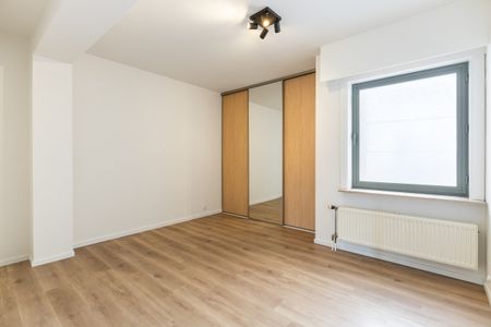 HUREN | Ruim, lichtrijk appartement, 2 slaapkamers en garage - Foto 2