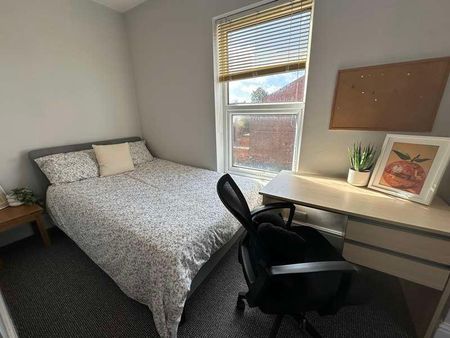 West End // Bed & Bath // Aug, LN1 - Photo 5