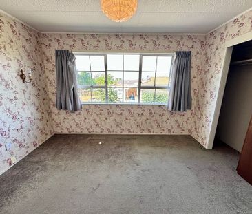 Sunny quiet home in cul- de- sec - Photo 1