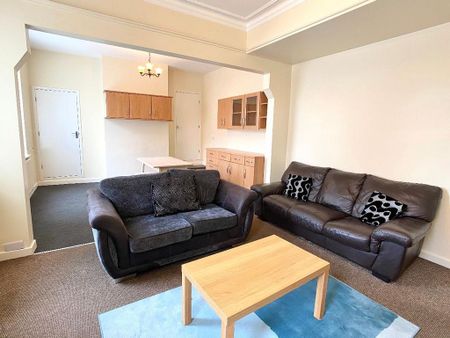 1 bedroom in a house share to rent - Photo 4