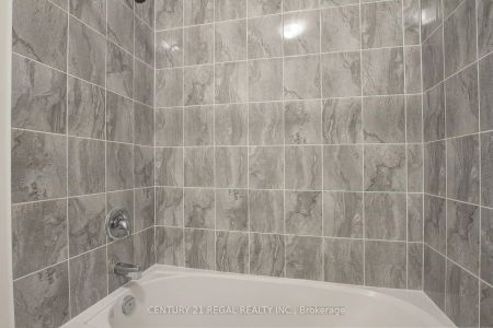 Condo Townhouse For Lease | N9195068 - Photo 4