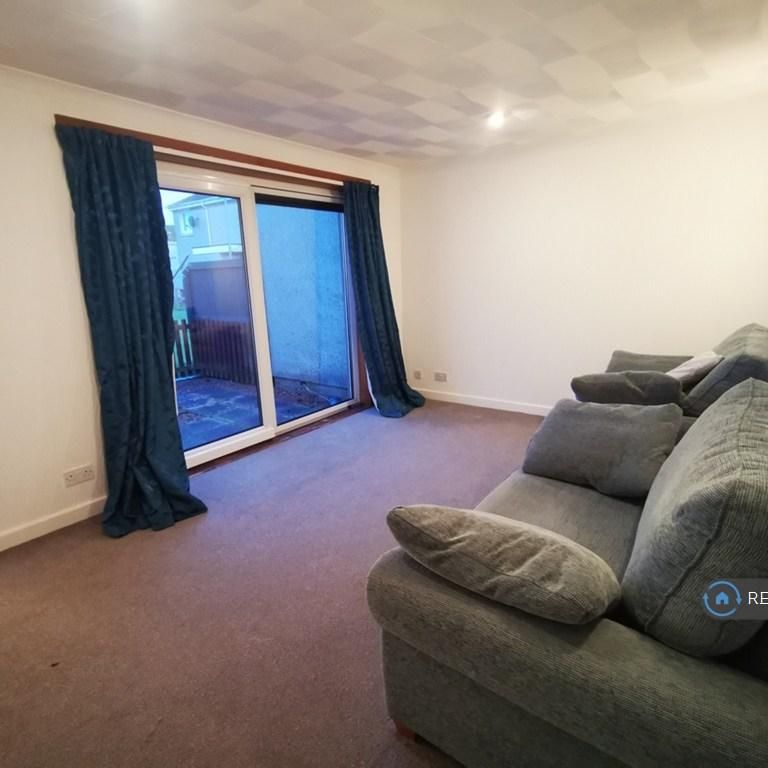 2 bedroom end of terrace house to rent - Photo 1