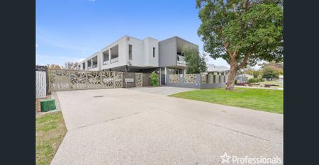 Modern 2-Bedroom Apartment - Photo 2