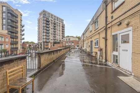 Chiswick Terrace, London, W4 5LY - Photo 4