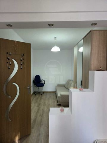 Apartament de Închiriere 3 camere, APCJ360366 - Fotografie 2