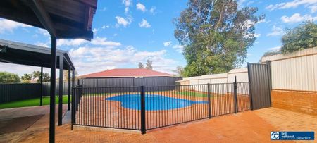 5 BEDROOMS PLUS POOL & INTERNET & POOL MAINTENANCE - Photo 3