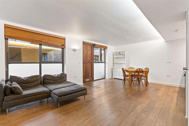 2 bedroom townhouse to rent - Photo 1