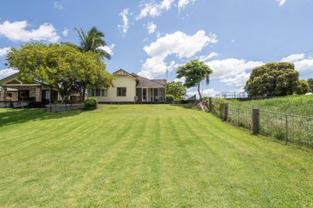 EXECUTIVE RIVERFRONT RENTAL - Photo 4