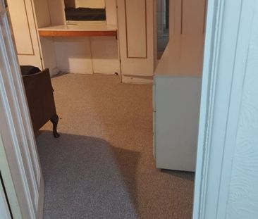 Room in a Shared House, Stockport Road, SW16 - Photo 3