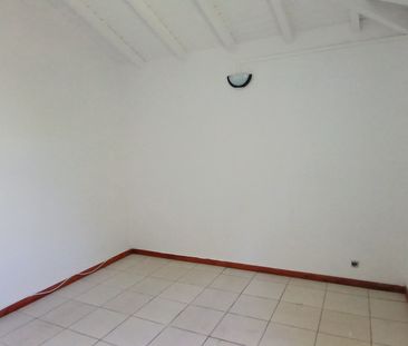 Location Maison 3 pièces 80m² STE ROSE 97115 - Photo 6