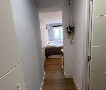 Room for rent in 5-bedroom apartment next to Plaza de Oriente - Foto 5