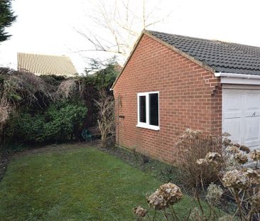 3 bedroom semi-detached house to rent - Photo 4