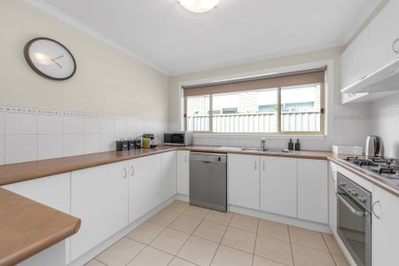 39 Hartland Circuit Pakenham VIC - Photo 5