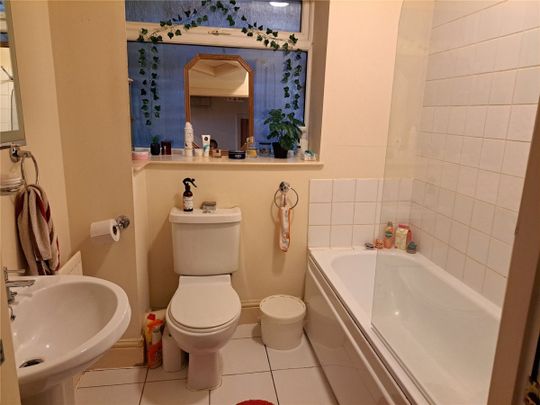 Wellington Road, Dewsbury, West Yorkshire, WF13 - Photo 1