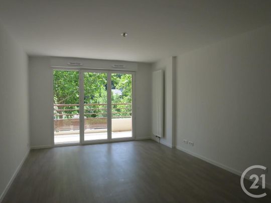 Location Appartement 2 pièces 43m² BRIE COMTE ROBERT 77170 - Photo 1