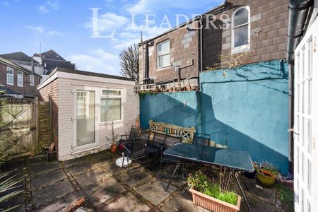 3 bedroom terraced house to rent - Photo 3