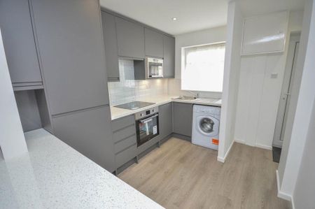 2 bedroom terraced house to rent - Photo 5