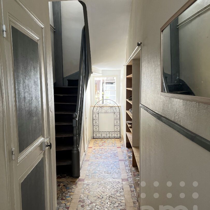 Maison de Type IV - Plein Centre-ville - Photo 1