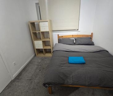 Room in a Shared House, Clarence Lane, SW15 - Photo 5