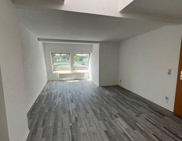 3-Zi.-DG-Whg. mit Wanne UND Duche, PKW-Stellplatz möglich - Photo 1